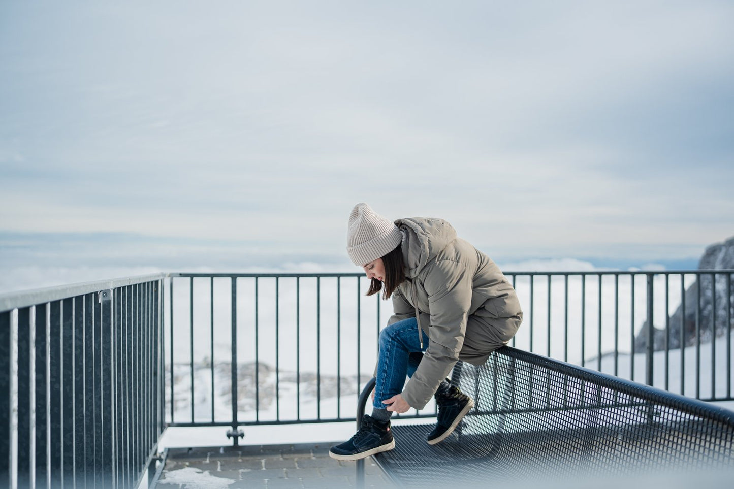 Pre-Order Be Lenka ArcticEdge - Charcoal Black (ūdensnecaurlaidīgi)