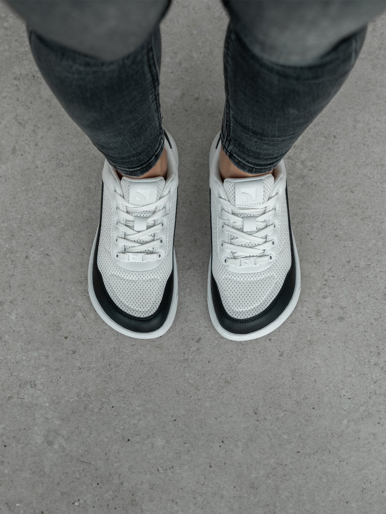 Pre Order Barebarics Vaporo - White & Black