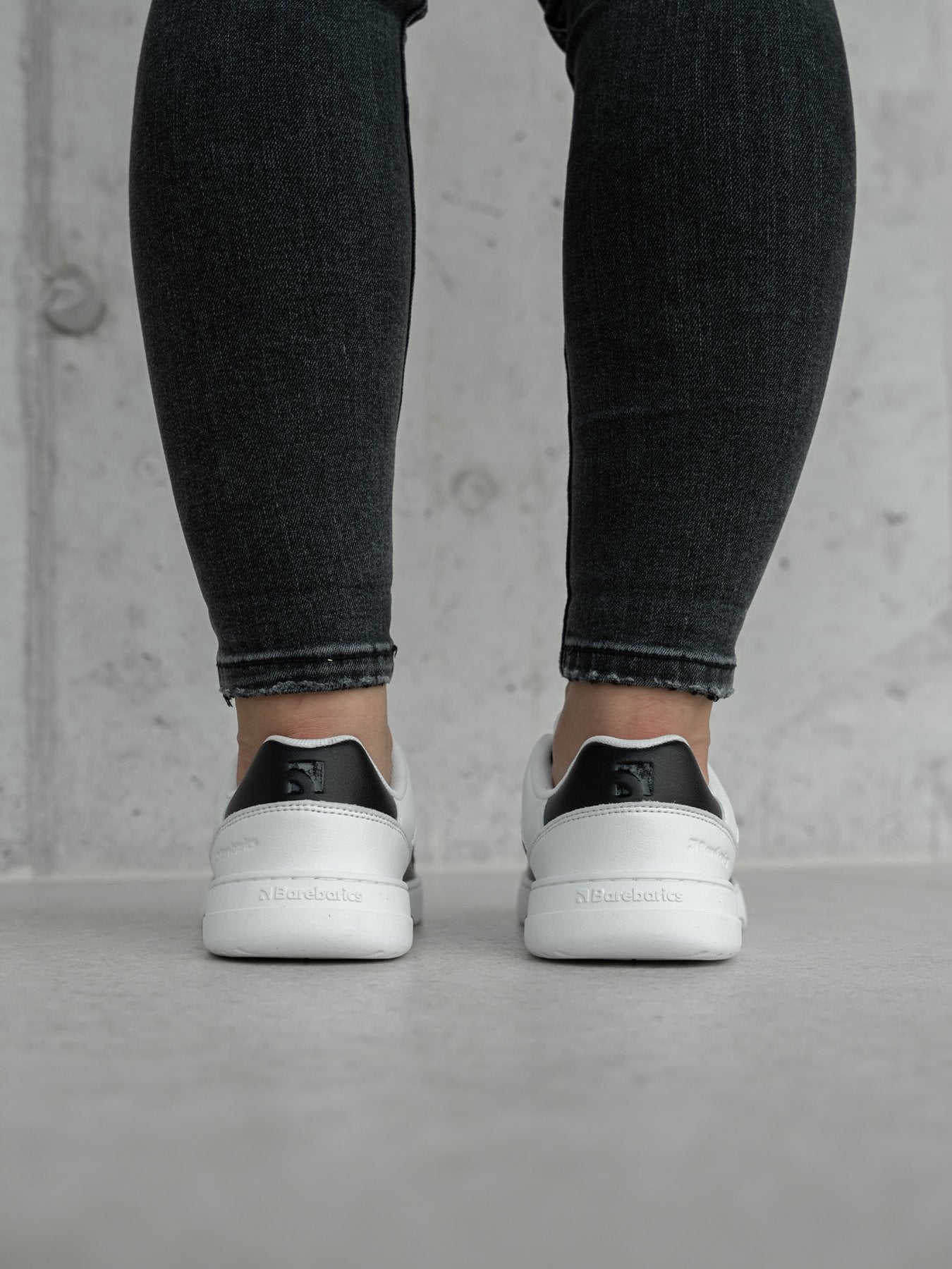 Pre Order Barebarics Vaporo - White & Black