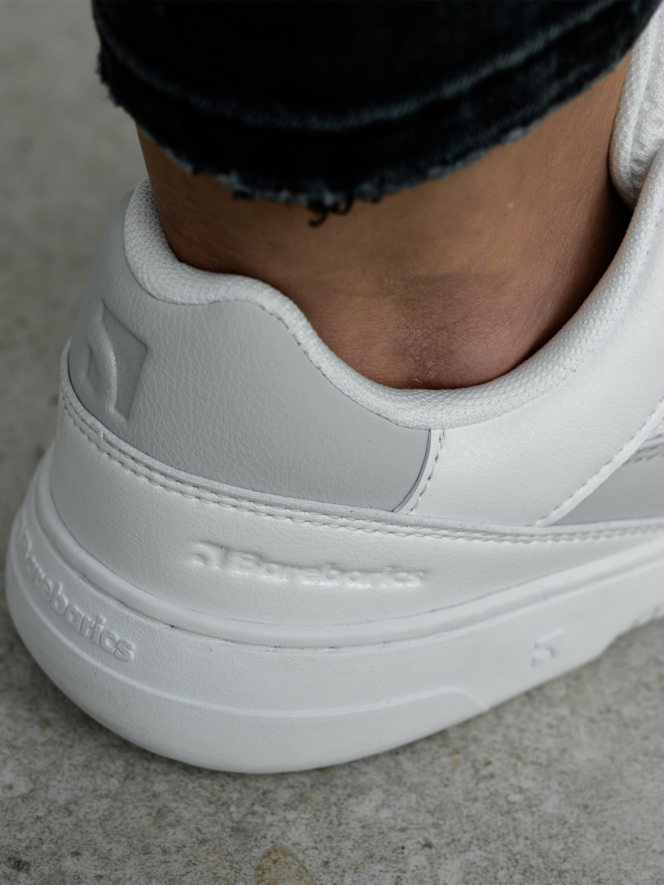 Pre Order Barebarics Vaporo - White & Light Grey