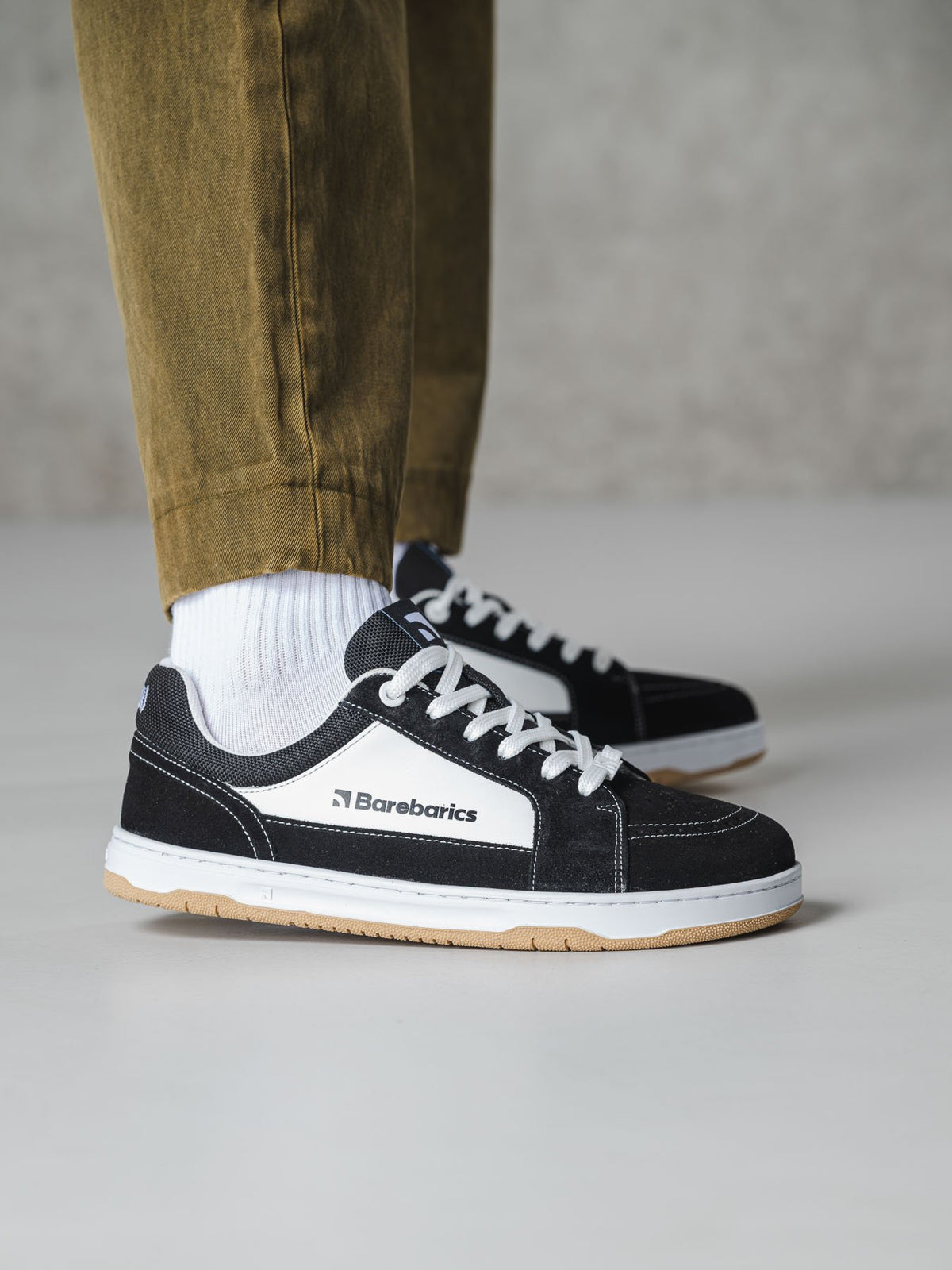 Pre-Order Barebarics baskāju botes Legend - Black & White